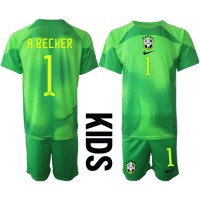 Billiga Brasilien Alisson Becker #1 Målvakt Barnkläder Borta fotbollskläder till baby VM 2022 Kortärmad (+ Korta byxor)